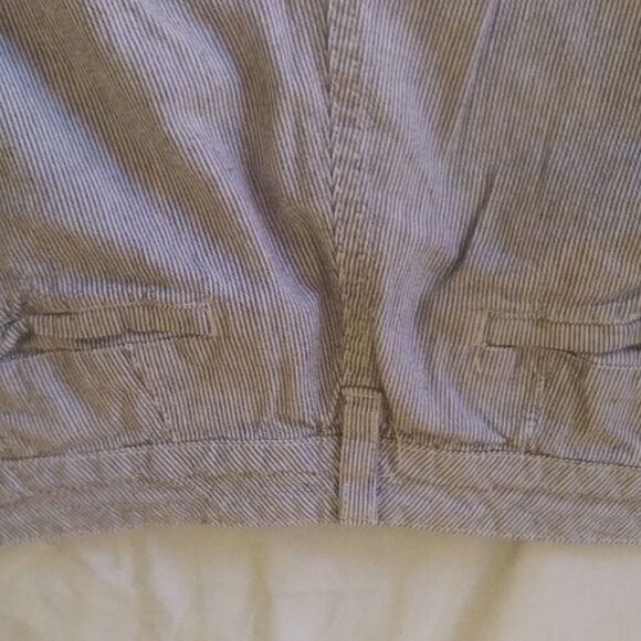 Summertime Bermuda shorts white & gray stripes - Picture 4 of 7